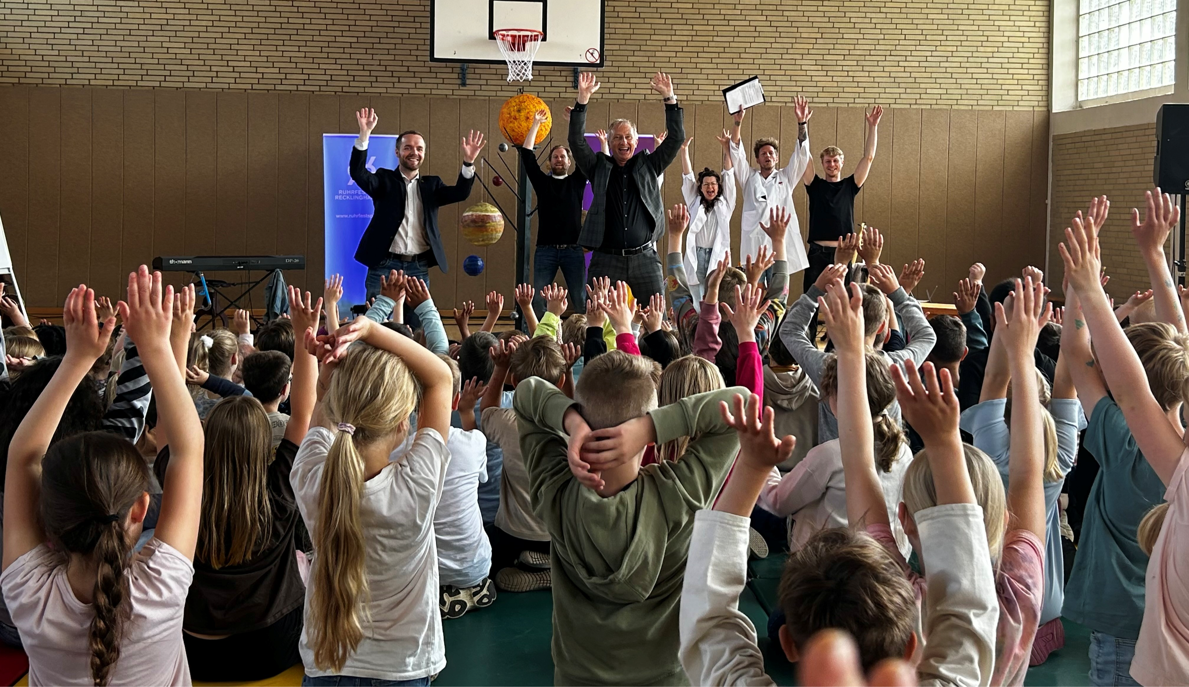 Theatergruppe Gugelhupf mit „Wir heben ab!“ in Waltrop