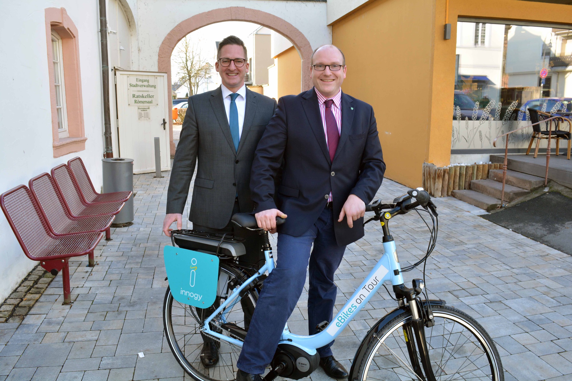 1920_170201-foto1-innogy-e-bike-schweich-stadtbuumlrgermeister-984358.jpg
