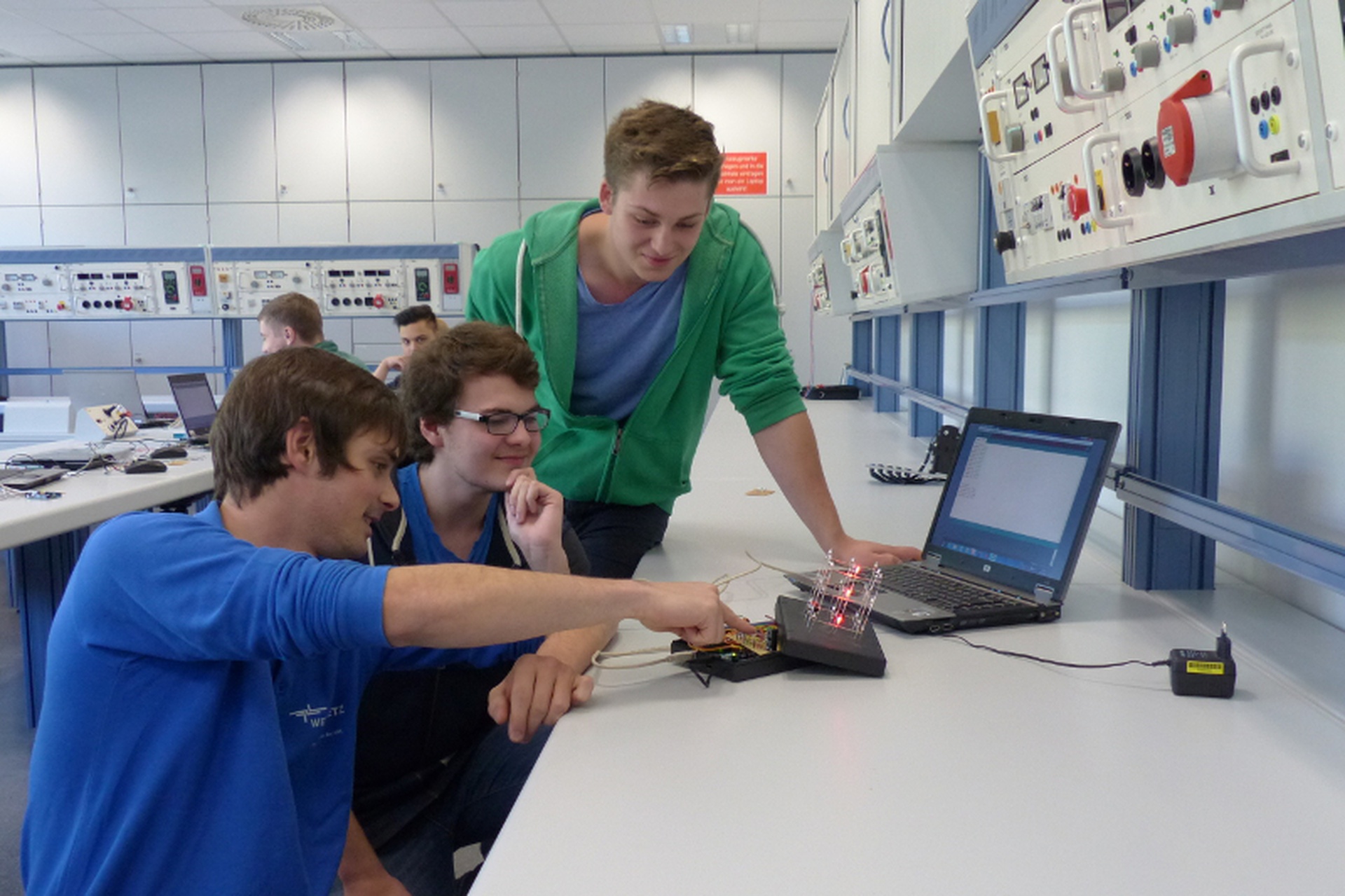 1920_04102016-schulpartnerschaft-westnetz-188686.jpg